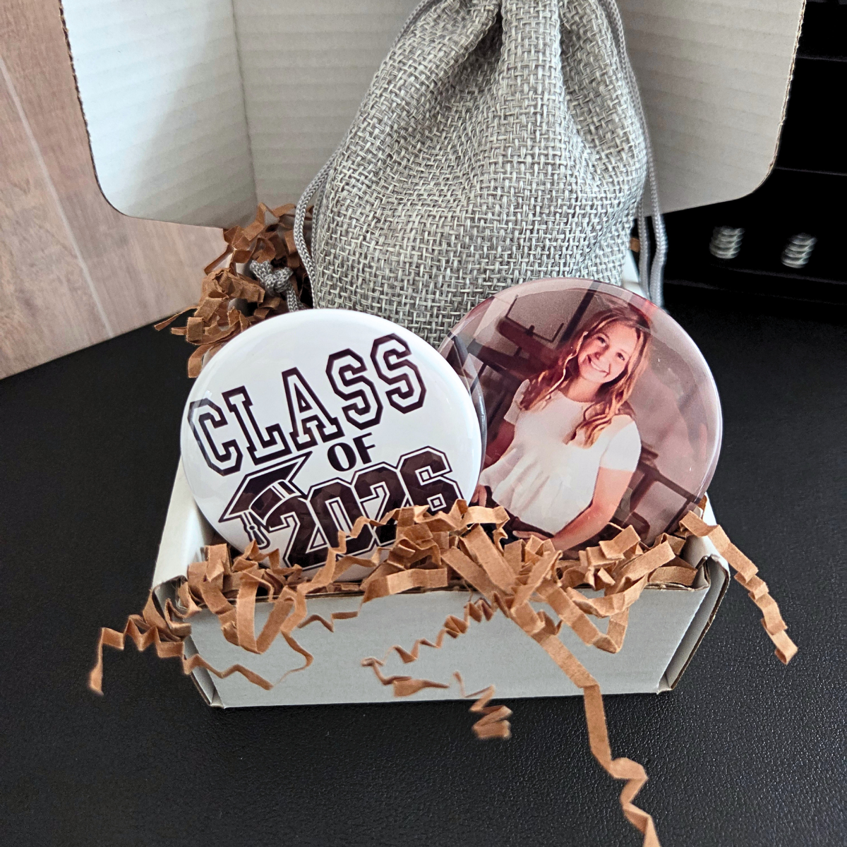 GRADUATION Gift Box with 9 Photo Magnets {ROUND}