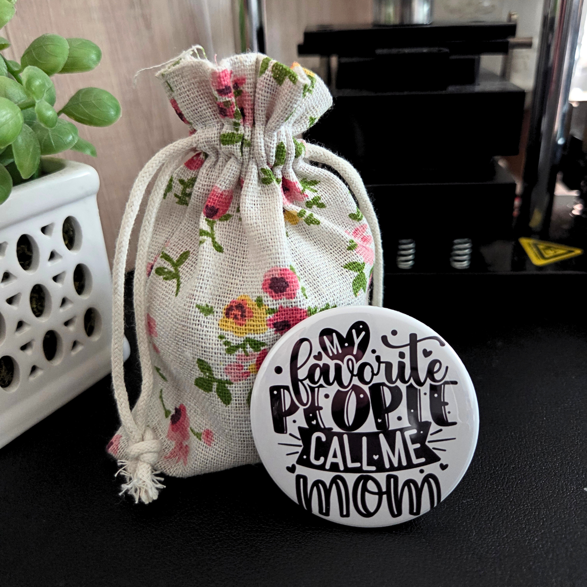 Mother's Day Gift Box with 9 Photo Magnets {ROUND}