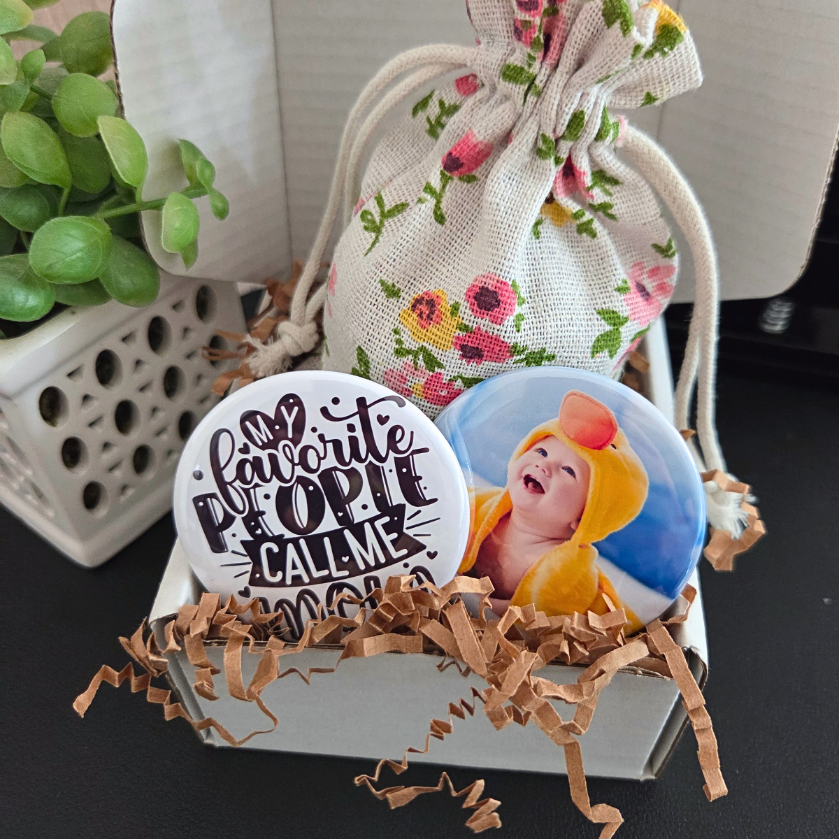 Mother's Day Gift Box with 9 Photo Magnets {ROUND}