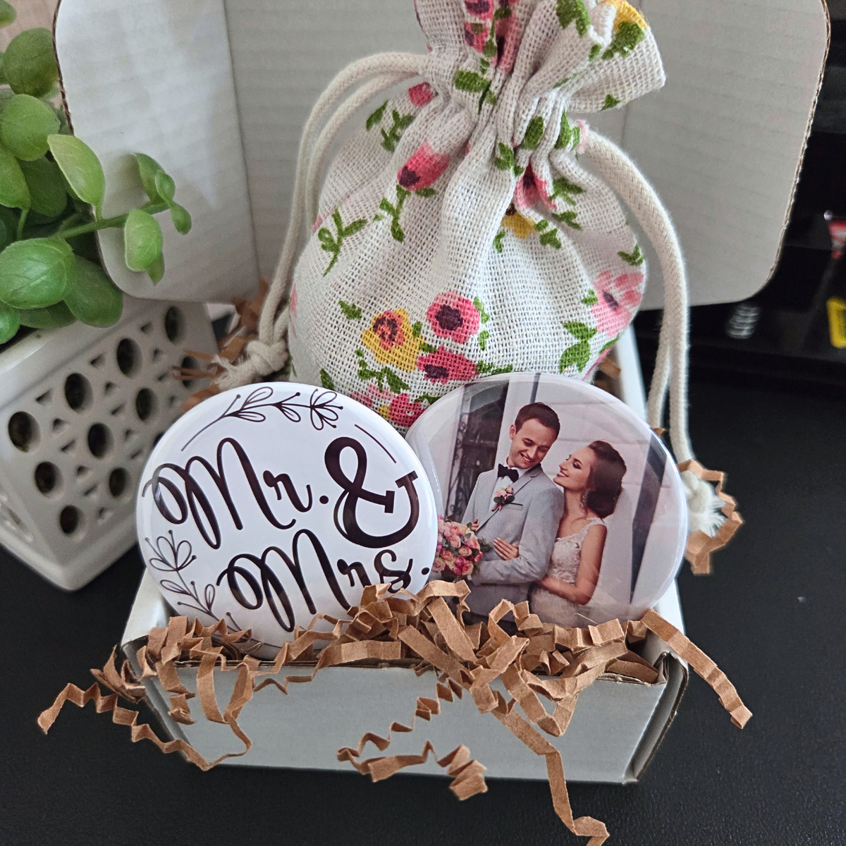 Wedding Gift Box with 9 Photo Magnets {ROUND}