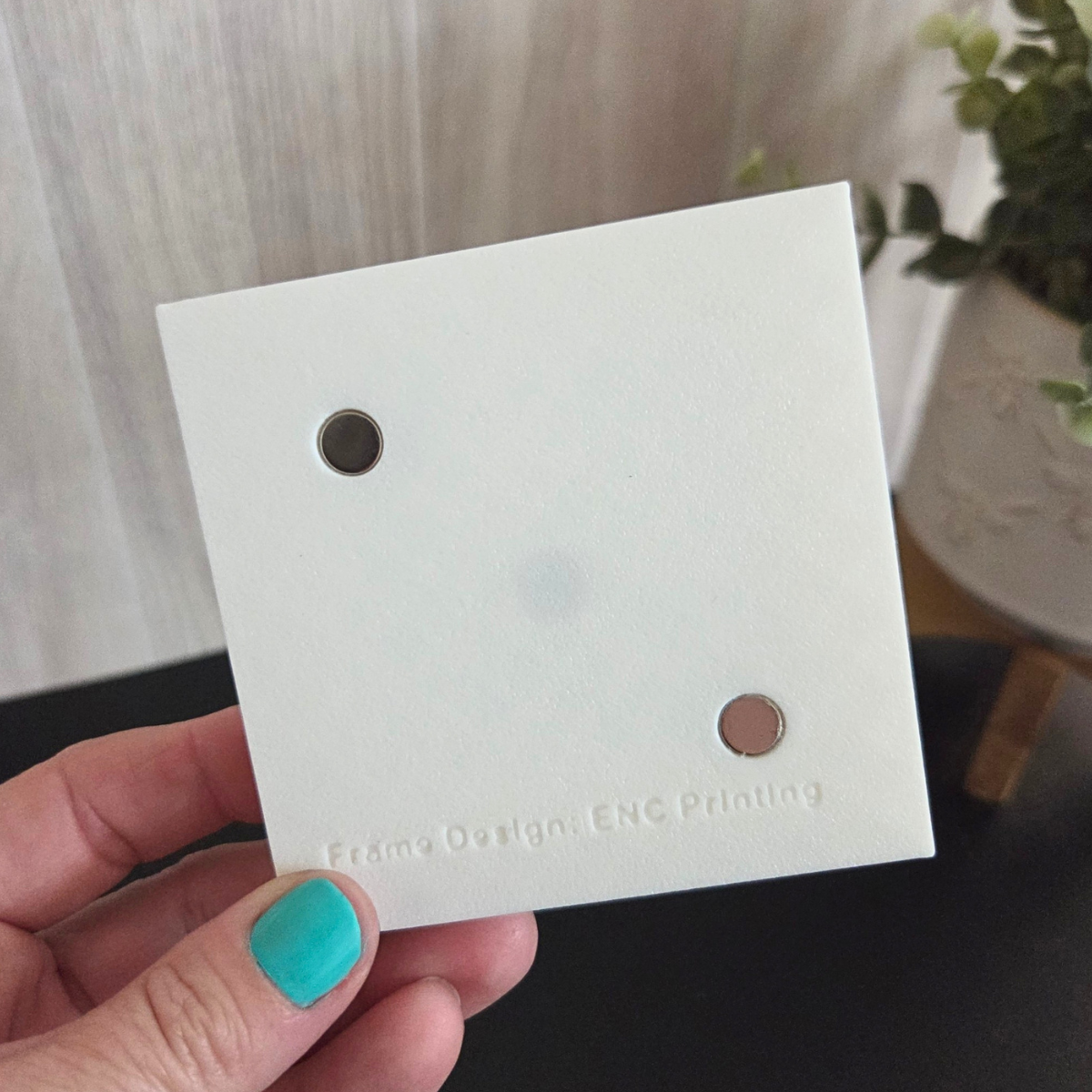 White 3D‑printed photo magnet frame with a decorative beaded border, shown empty to highlight the frame design.